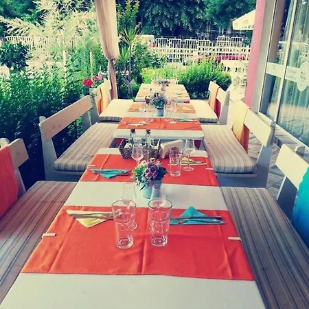 семеен малина 2*