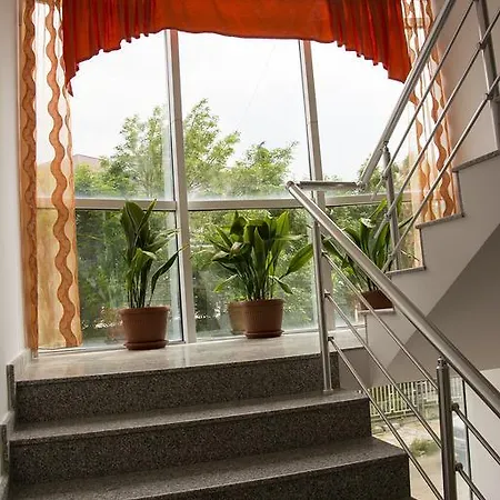 Хотел семеен малина 2*