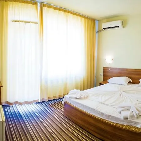 Malina Family Hotel 2*