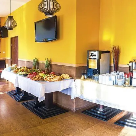 Хотел семеен малина 2*