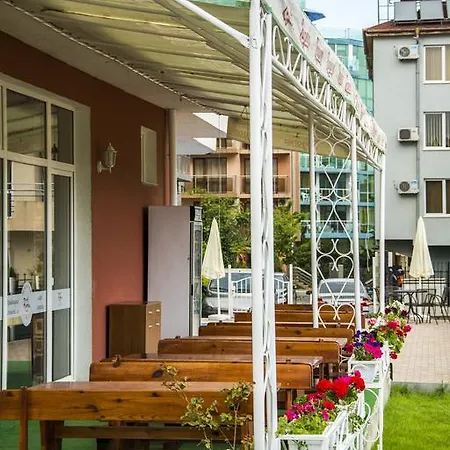 семеен малина Хотел