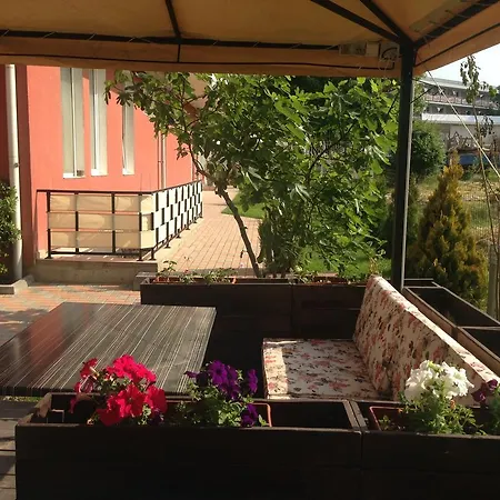 семеен малина 2*