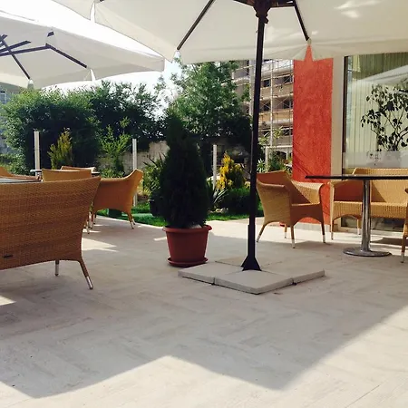 Malina Family Hotel 2*