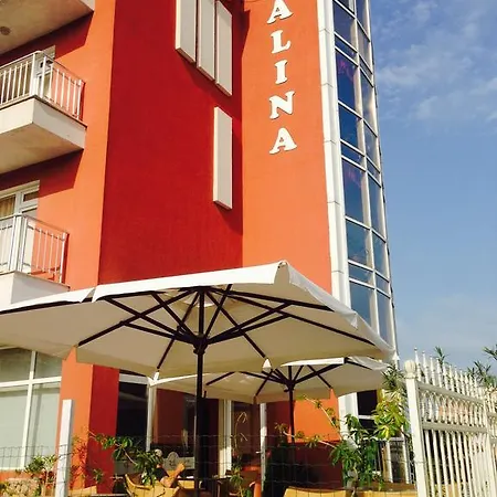 Хотел семеен малина