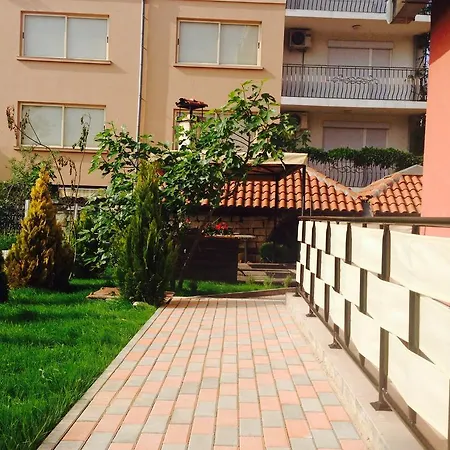 семеен малина 2*