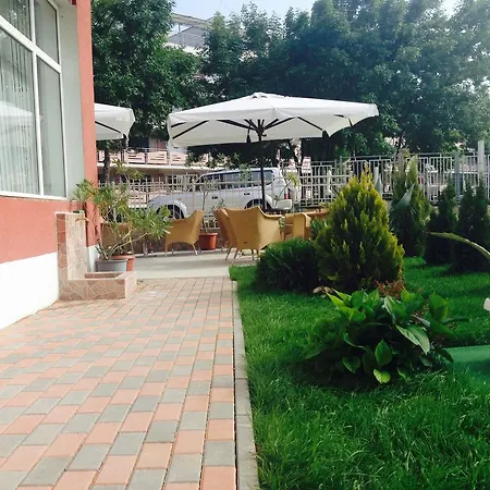 семеен малина Хотел 2*