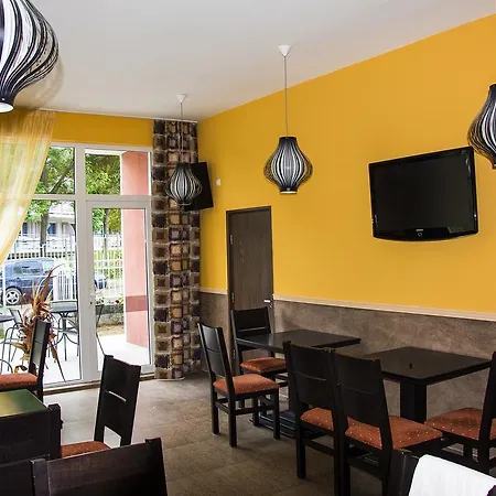 酒店 Malina Family